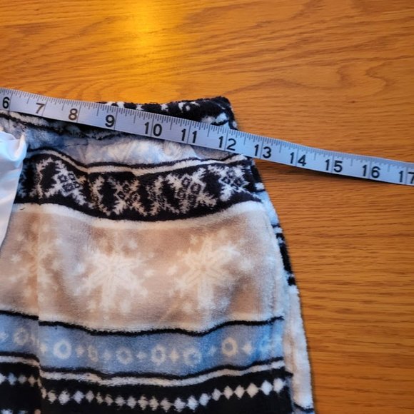 Women's Button Down 2-Piece Fleece Pajama Set - Picture 5 of 7